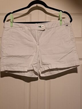 👠Tommy Hilfiger-Women's Classic White Chino Shorts Classy and sexy